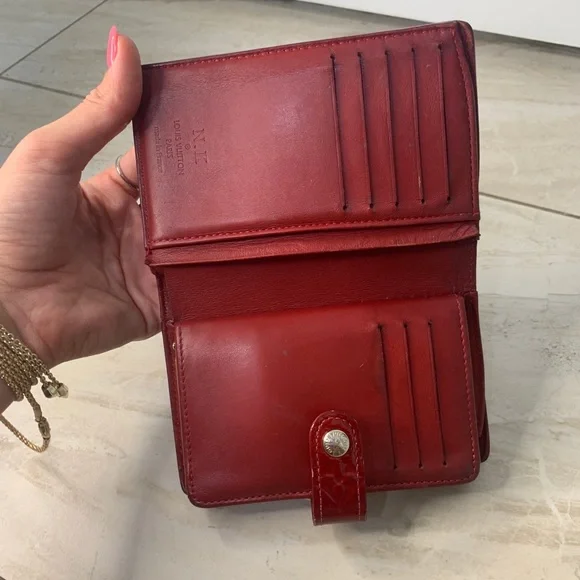 Louis Vuitton Wallet - Picture 7 of 11